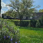 Grosser Garten Trifft Viel Platz Fuer 8 Apartmán
