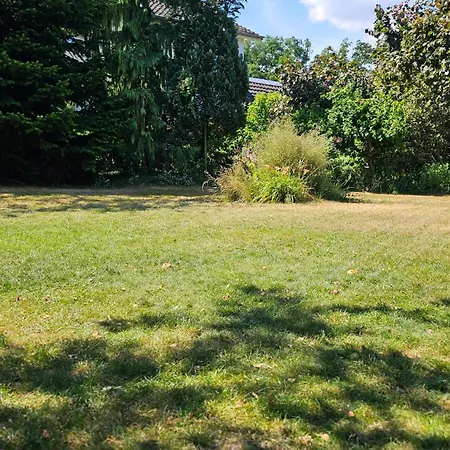 Grosser Garten Trifft Viel Platz Fuer 8 Appartement *
