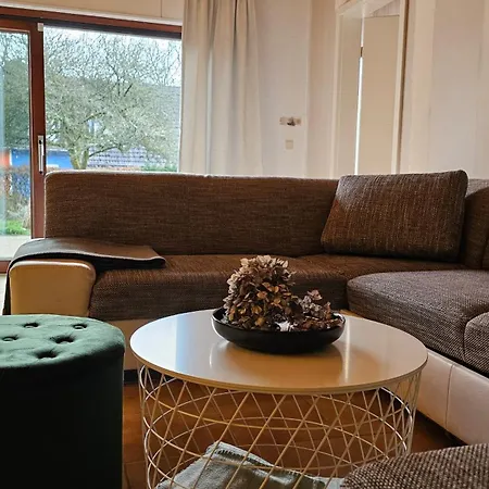 Appartement Grosser Garten Trifft Viel Platz Fuer 8 Siegburg