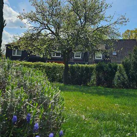 Großer Garten Trifft Viel Platz Für 8 Apartment