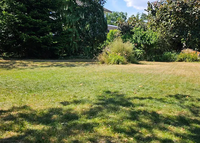Grosser Garten Trifft Viel Platz Fuer 8 Appartement *