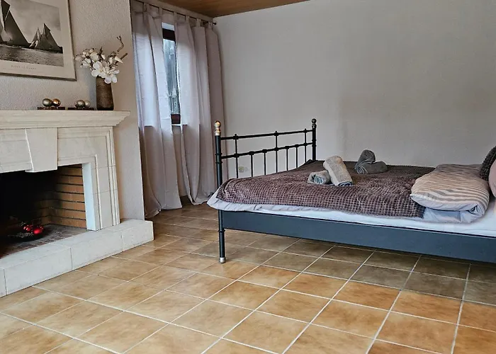 Appartement Grosser Garten Trifft Viel Platz Fuer 8 Siegburg