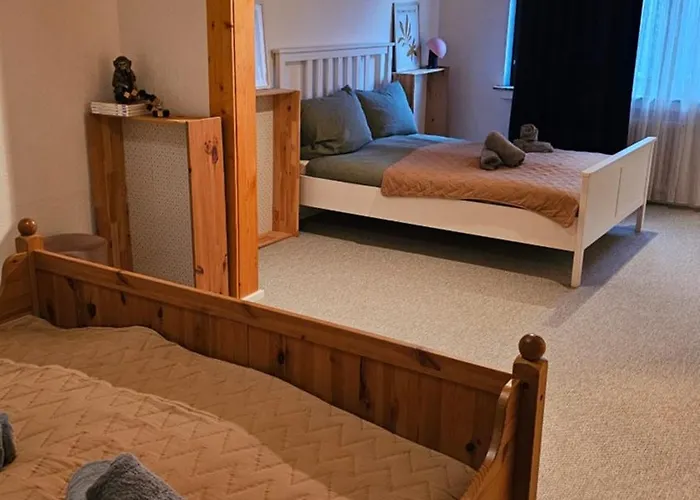 Grosser Garten Trifft Viel Platz Fuer 8 Appartement *