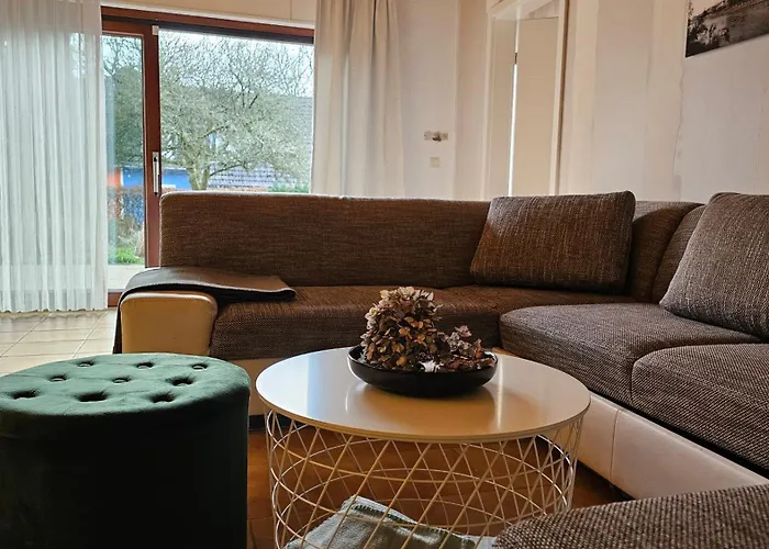 Appartement Grosser Garten Trifft Viel Platz Fuer 8 Siegburg