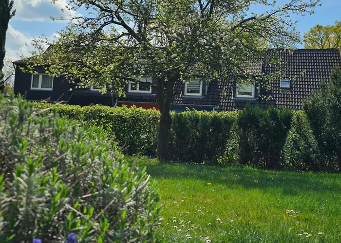 Grosser Garten Trifft Viel Platz Fuer 8 Appartement